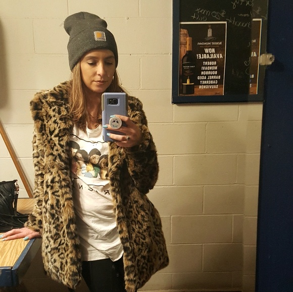 Meet your Posher, Erika - Picture 1 of 1